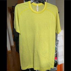 Lululemon Men's Running T Shirt Medium